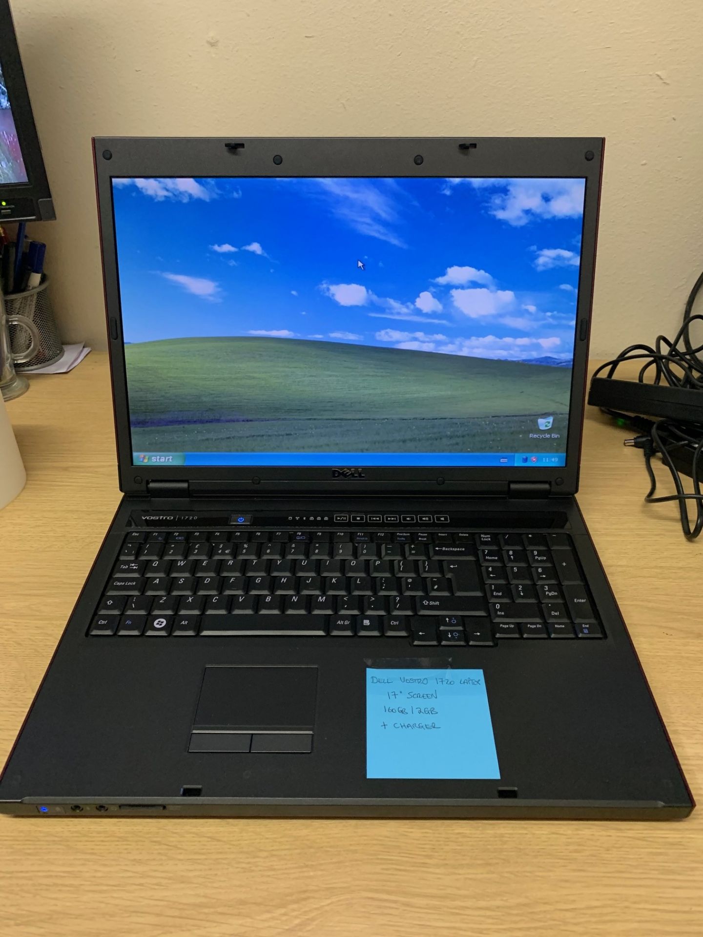 Dell Vostro 1720 Laptop - 160GB Hard Drive, 2GB RAM, 17" Screen, Loaded With Windows XP & Complete