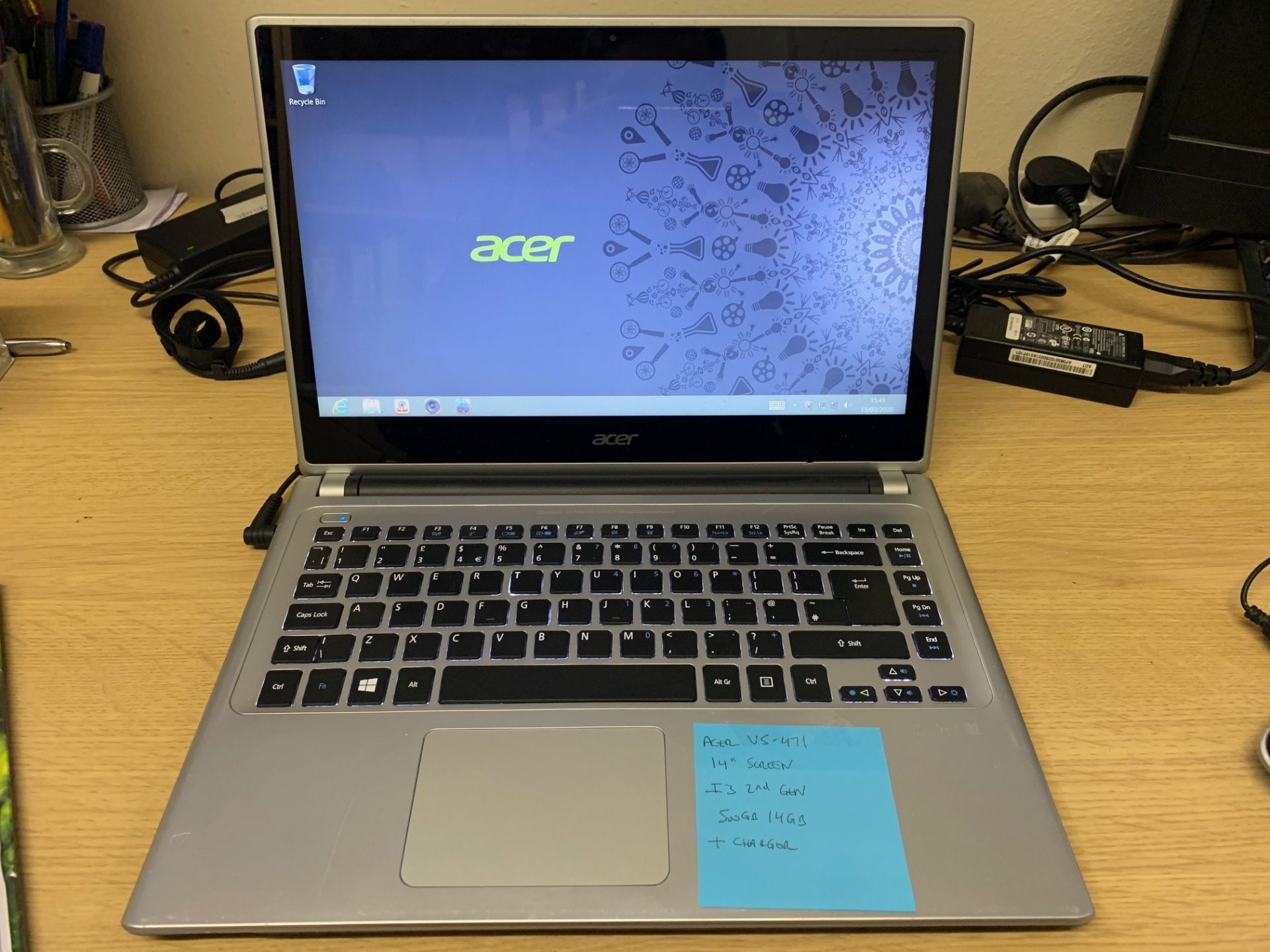 Acer V5 Aspire Laptop - i3 2nd Generation, 500GB Hard Drive, 4GB RAM, 14" Screen, Windows 10 &