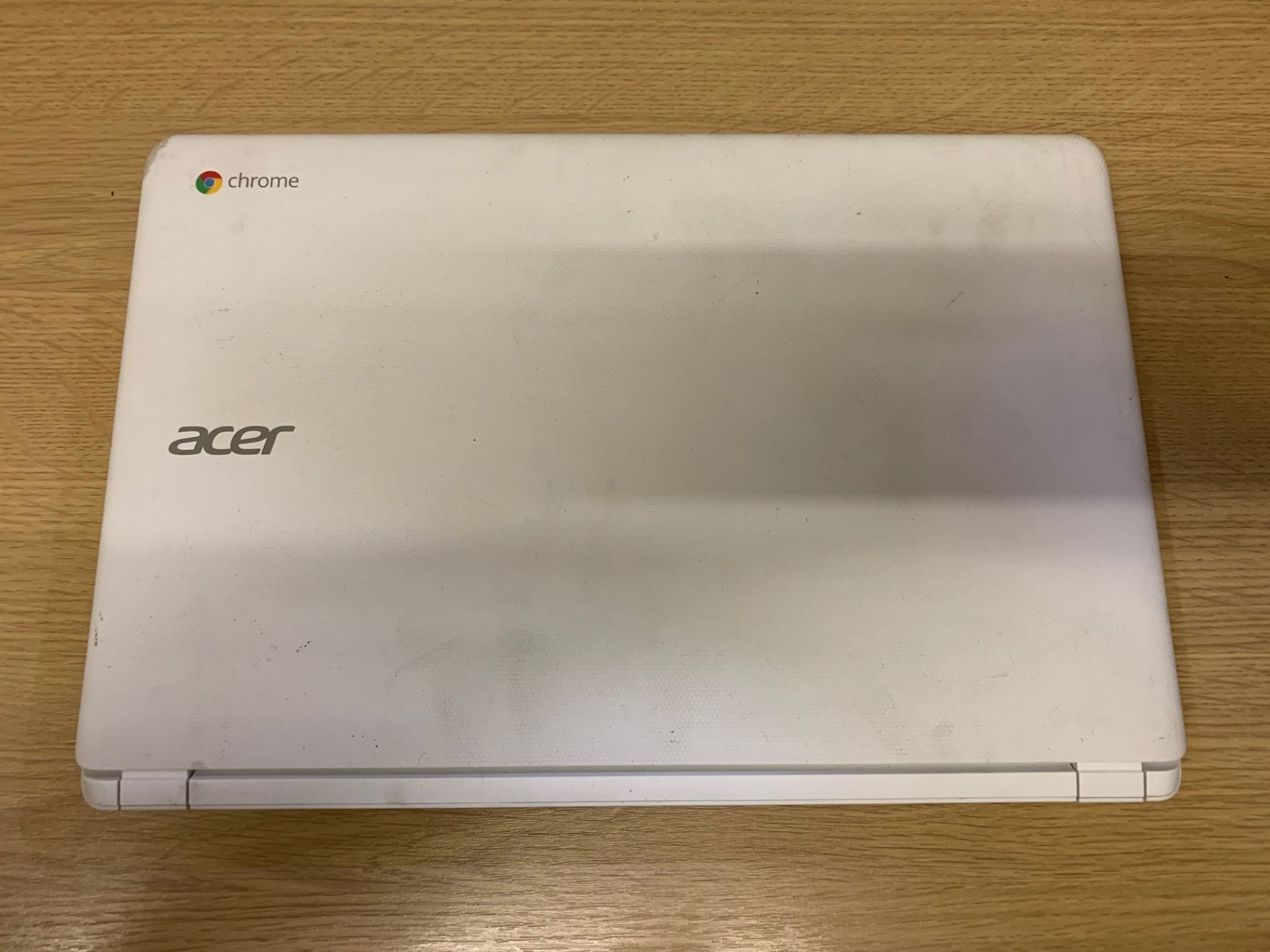 Acer CB5 571 Chromebook 15 - 32GB Hard Drive, 15.6" Screen & Charger - Image 3 of 4