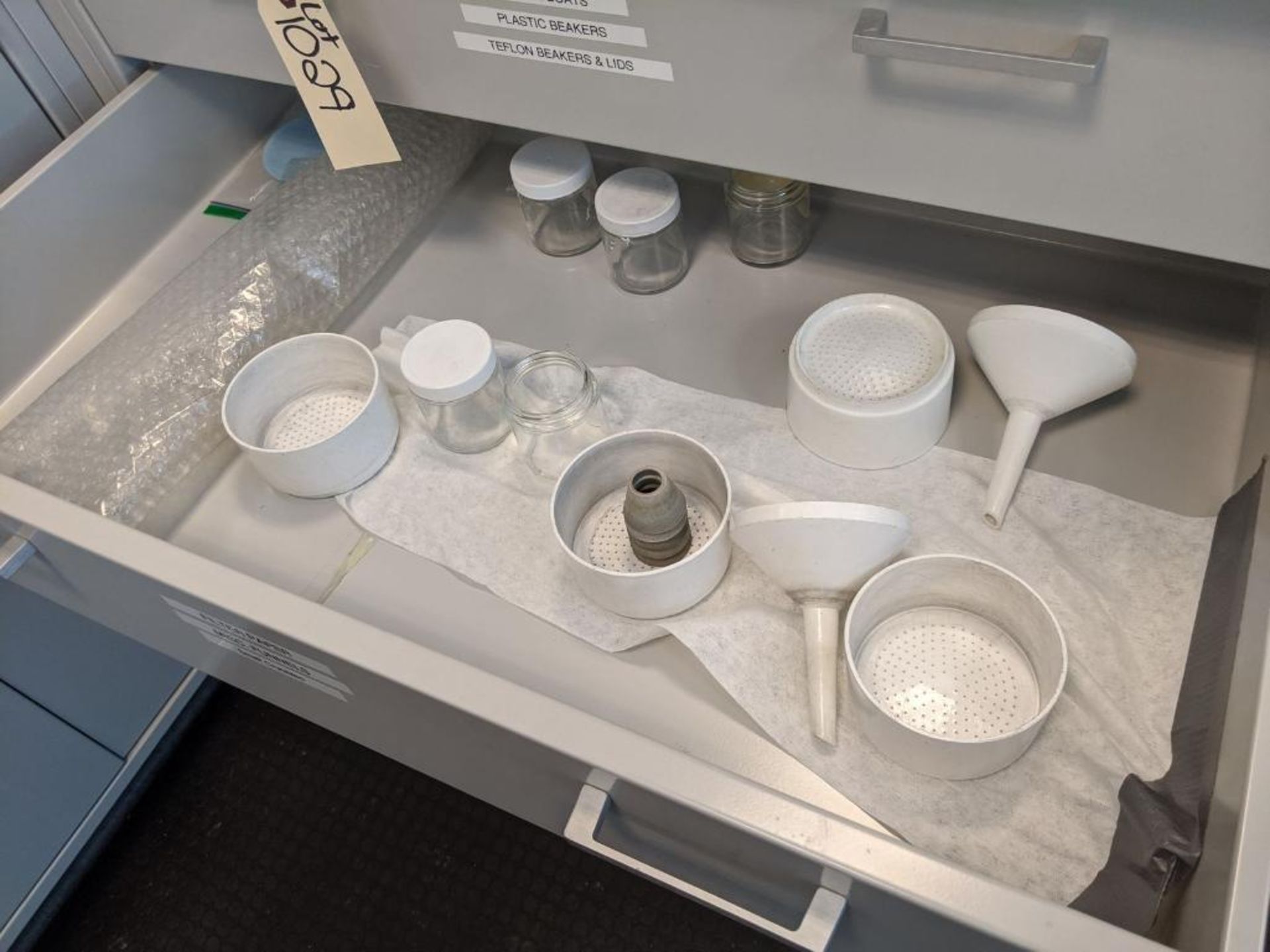 Lot of Assorted Lab Glassware - Image 17 of 22