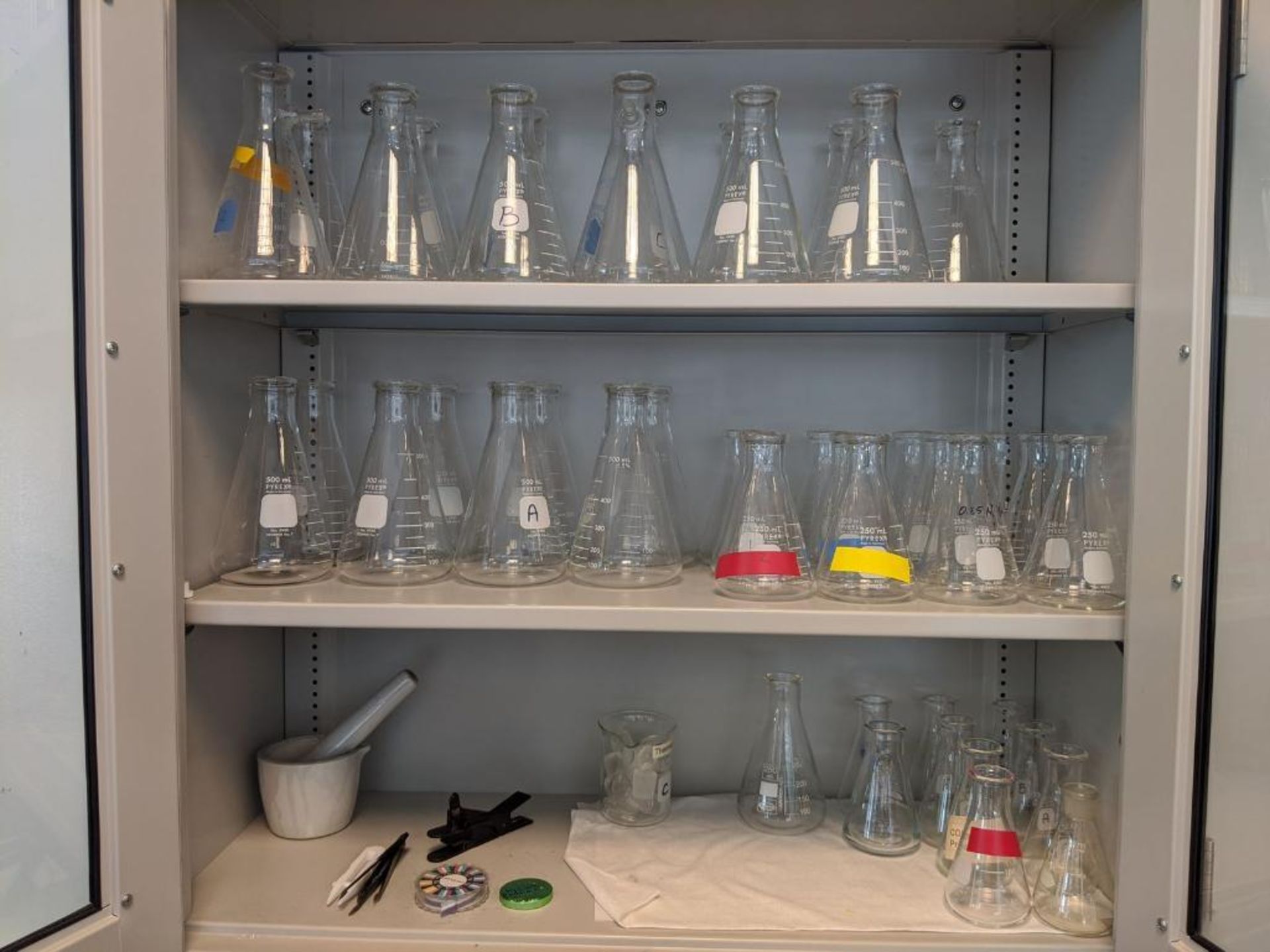 Lot of Assorted Lab Glassware - Image 3 of 22