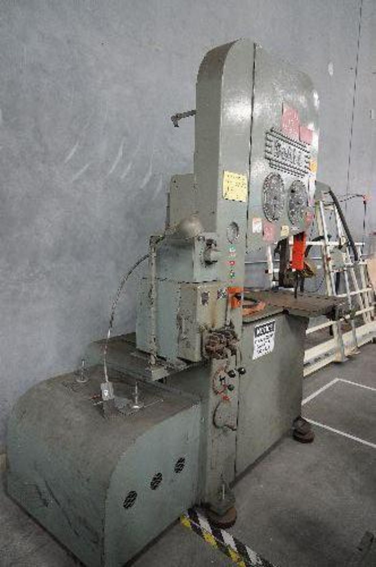 DoAll Vertical Band Saw - Image 4 of 26