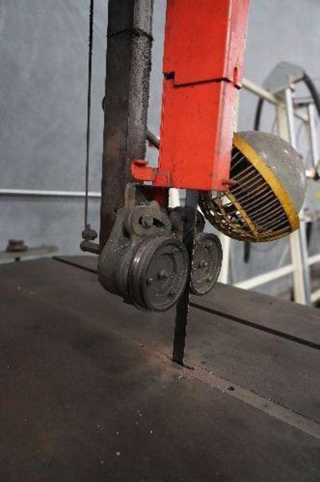 DoAll Vertical Band Saw - Image 8 of 26