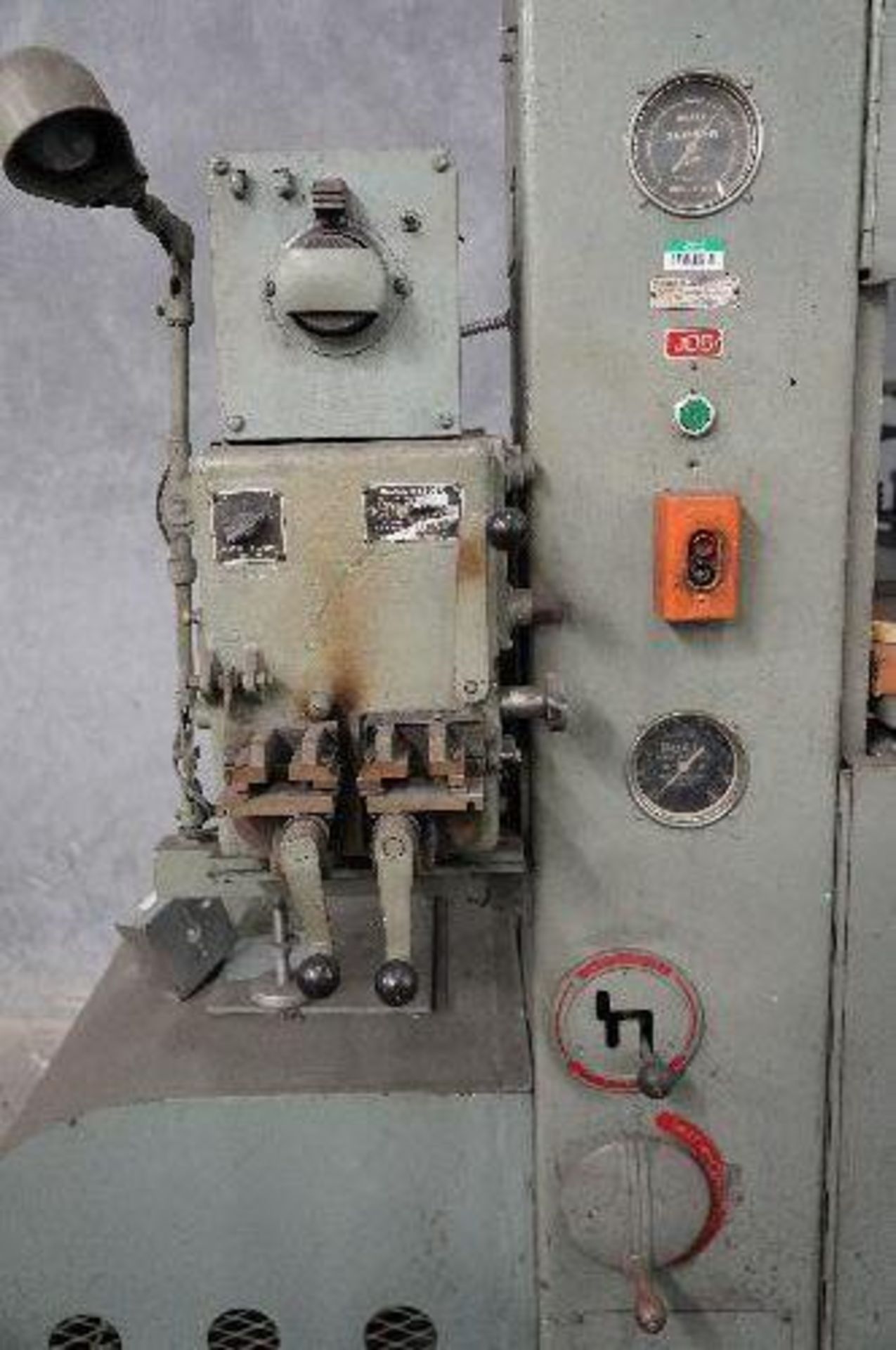 DoAll Vertical Band Saw - Image 13 of 26