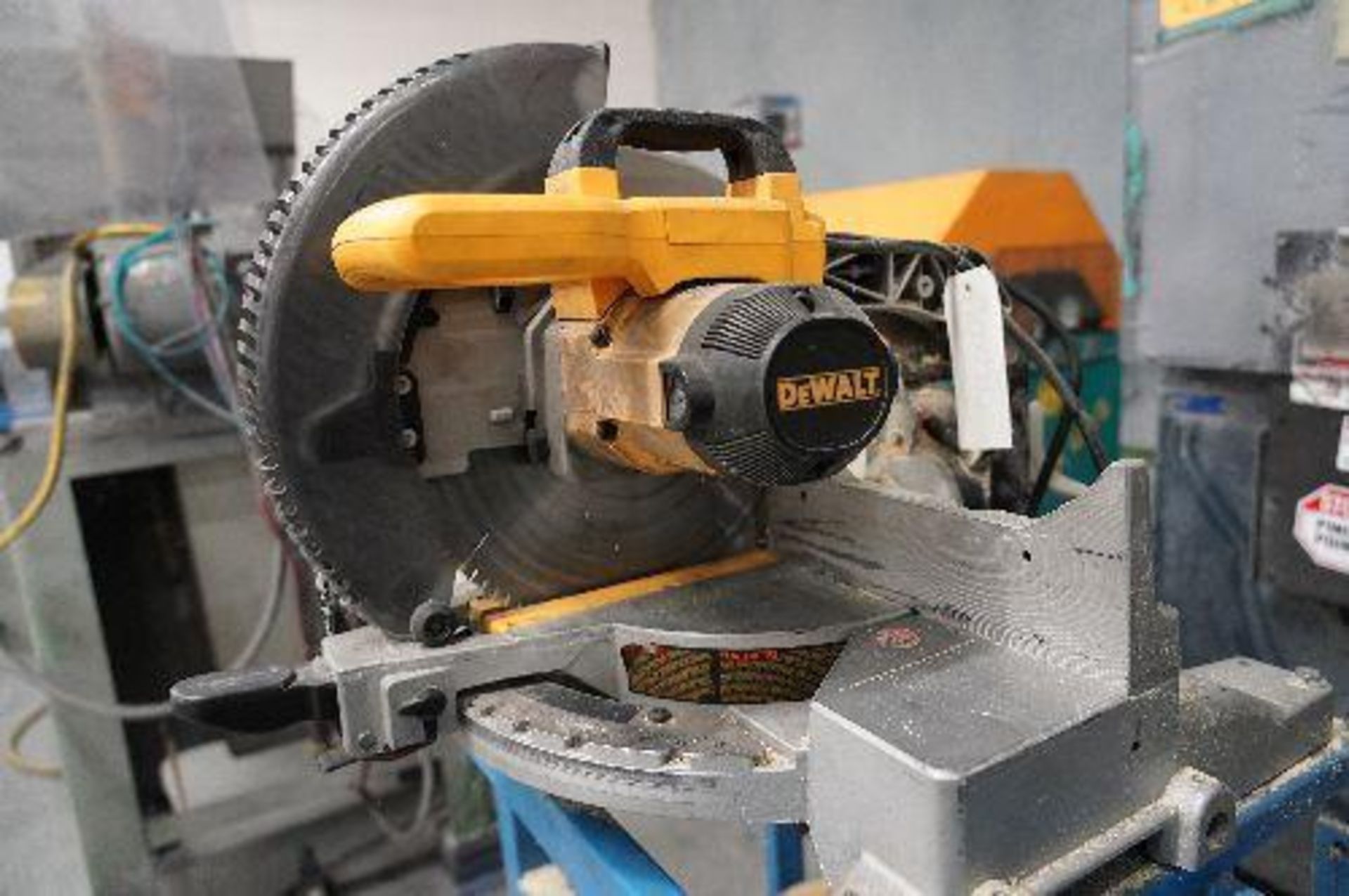 Dewalt Compound Miter Saw - Image 6 of 12