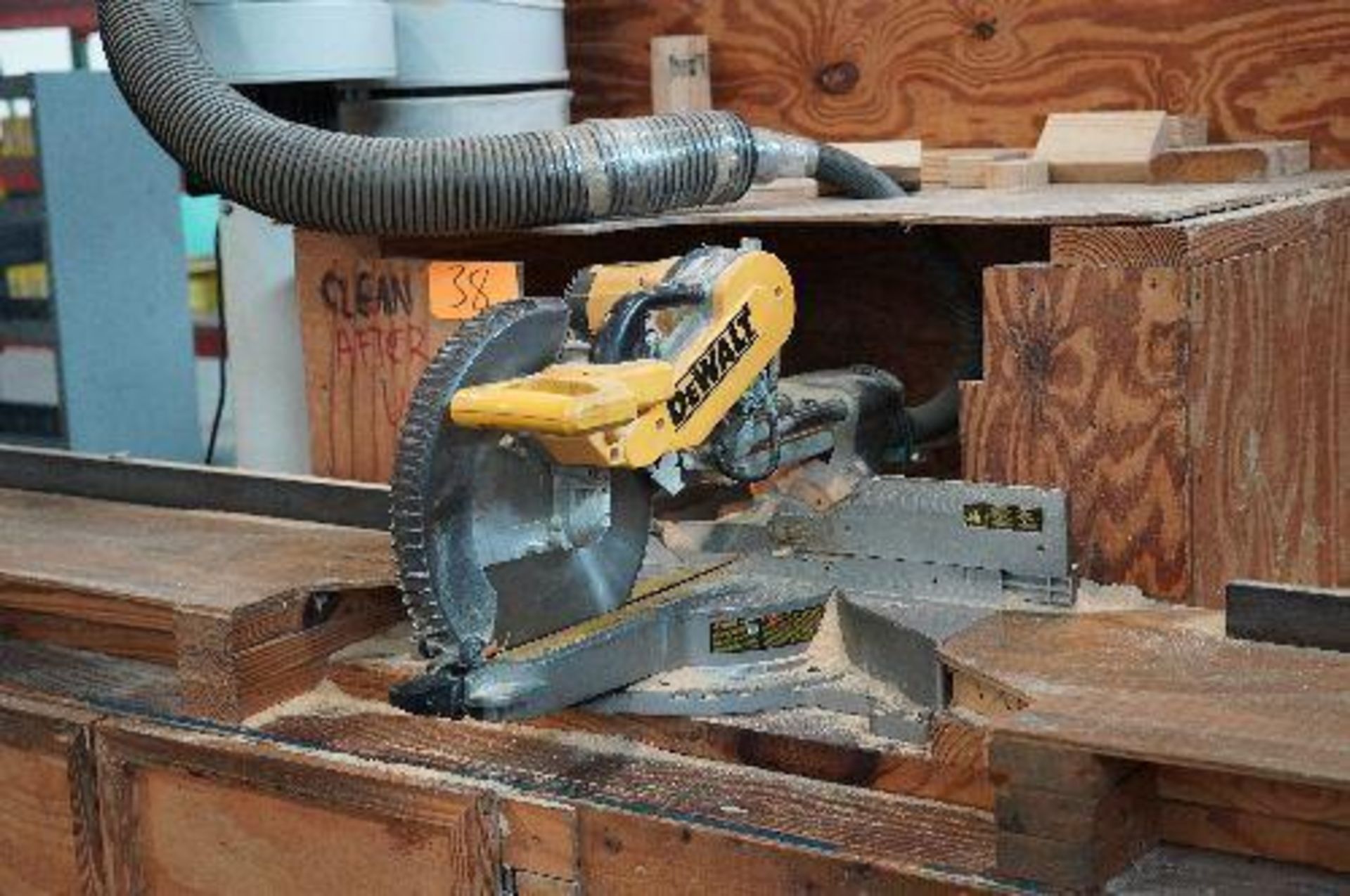 Dewalt Double Bevel Sliding Compound Miter Saw - Image 4 of 14