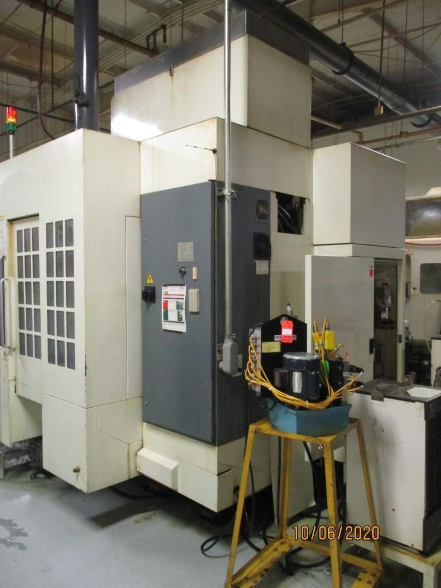 Kitamura MYCENTER-3Xi SP CNC Vertical Machining Center - Image 4 of 9