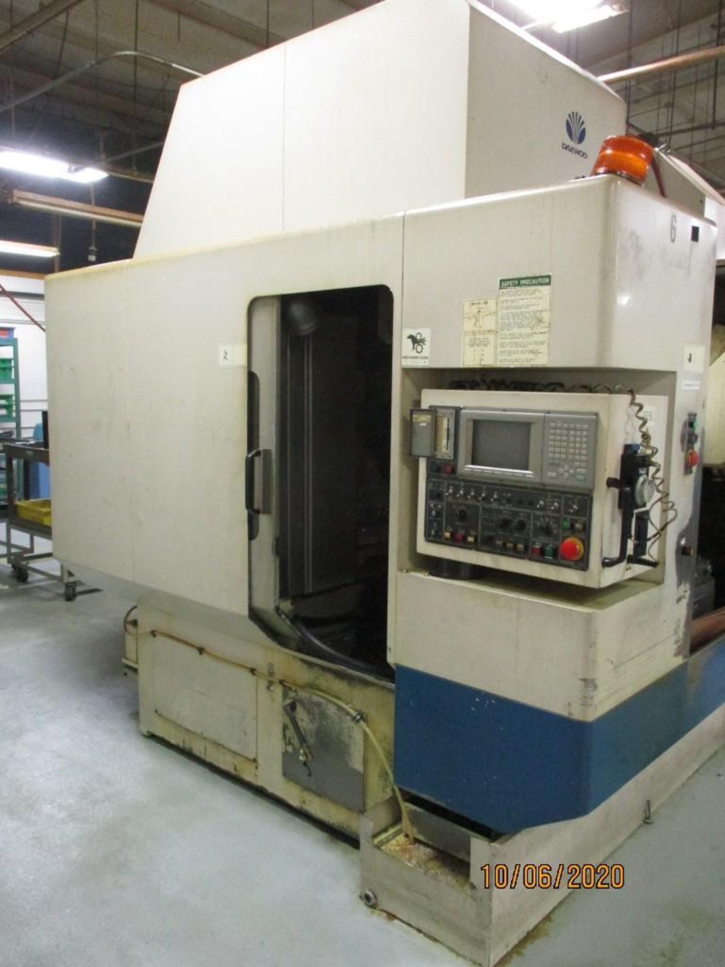 Deawoo CNC Vertical Machining Center - Image 3 of 9