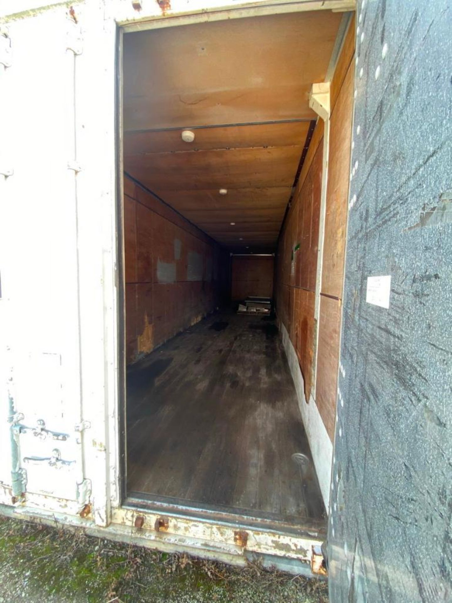 Shipping Container - Image 3 of 3