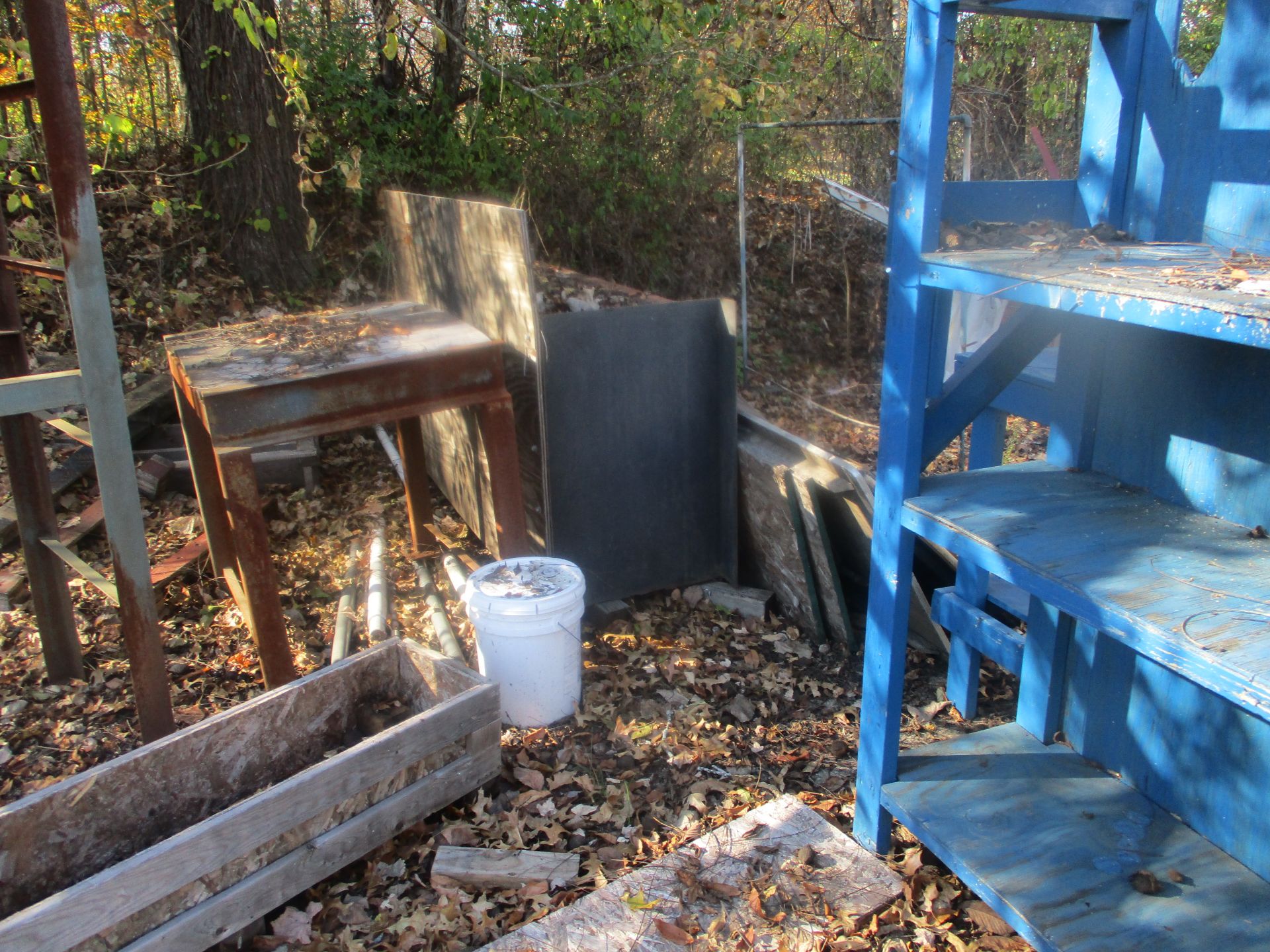 Exterior items: Wood shelf, metal scrap, spool of wire, wheelbarrow, misc. metal - Image 3 of 5