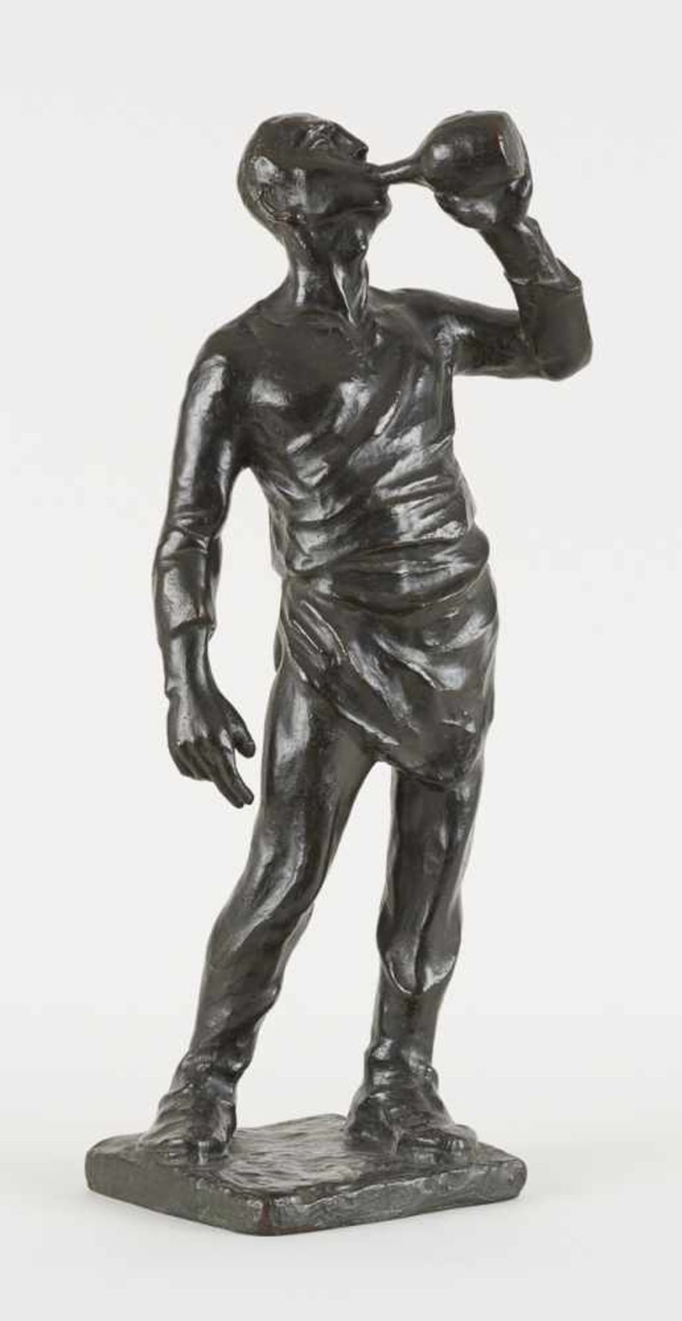 Constantin Émile MEUNIER École belge (1831-1905)Sculpture en bronze à patine foncée: Le buveur.