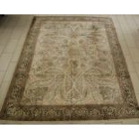 Travail perse.Tapis Goum en soie.Dim.: 370 x 270 cm.