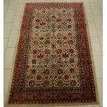 Circa 1900.Tapis ancien.Dim.: 331 x 198 cm.