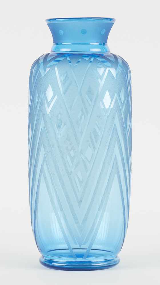Daum Nancy (École française).Verrerie: Vase en verre bleuté gravé.De Style Art Déco.Sig