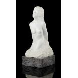 Gilbert VAN BELLEGHEM École belge (1924)Sculpture en marbre: Jeune femme nue.Signée: G. Van