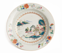 A FAMILLE ROSE PORCELAIN CHARGER