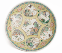 A FAMILLE VERTE PORCELAIN CHARGER