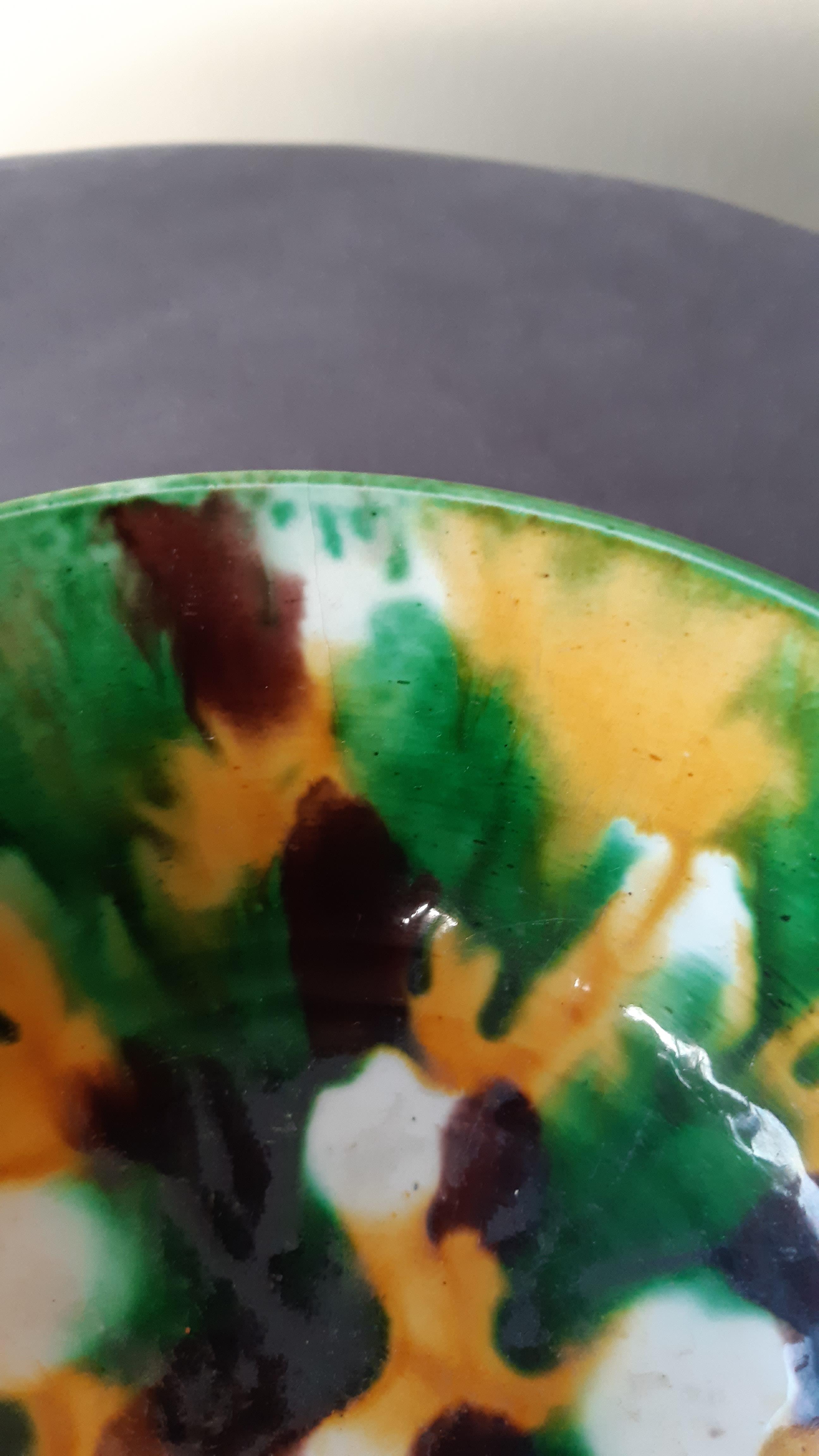 A PAIR OF 'EGG AND SPINACH' GLAZED BOWLS - Image 6 of 22