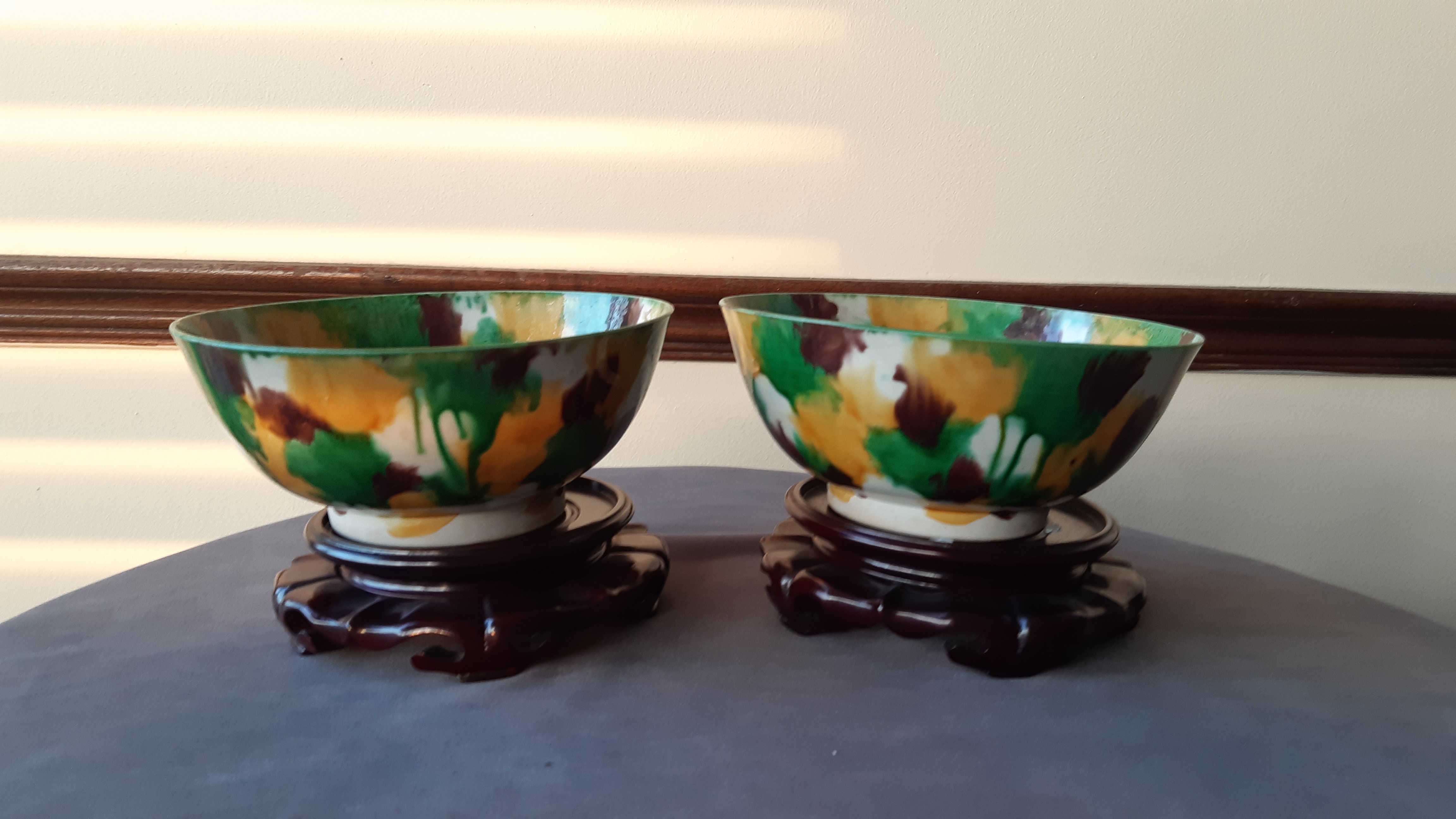 A PAIR OF 'EGG AND SPINACH' GLAZED BOWLS - Image 11 of 22