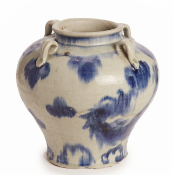 A BLUE AND WHITE BALUSTER JAR