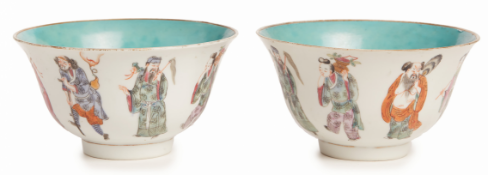 A PAIR OF FAMILLE ROSE 'EIGHT IMMORTALS' BOWLS