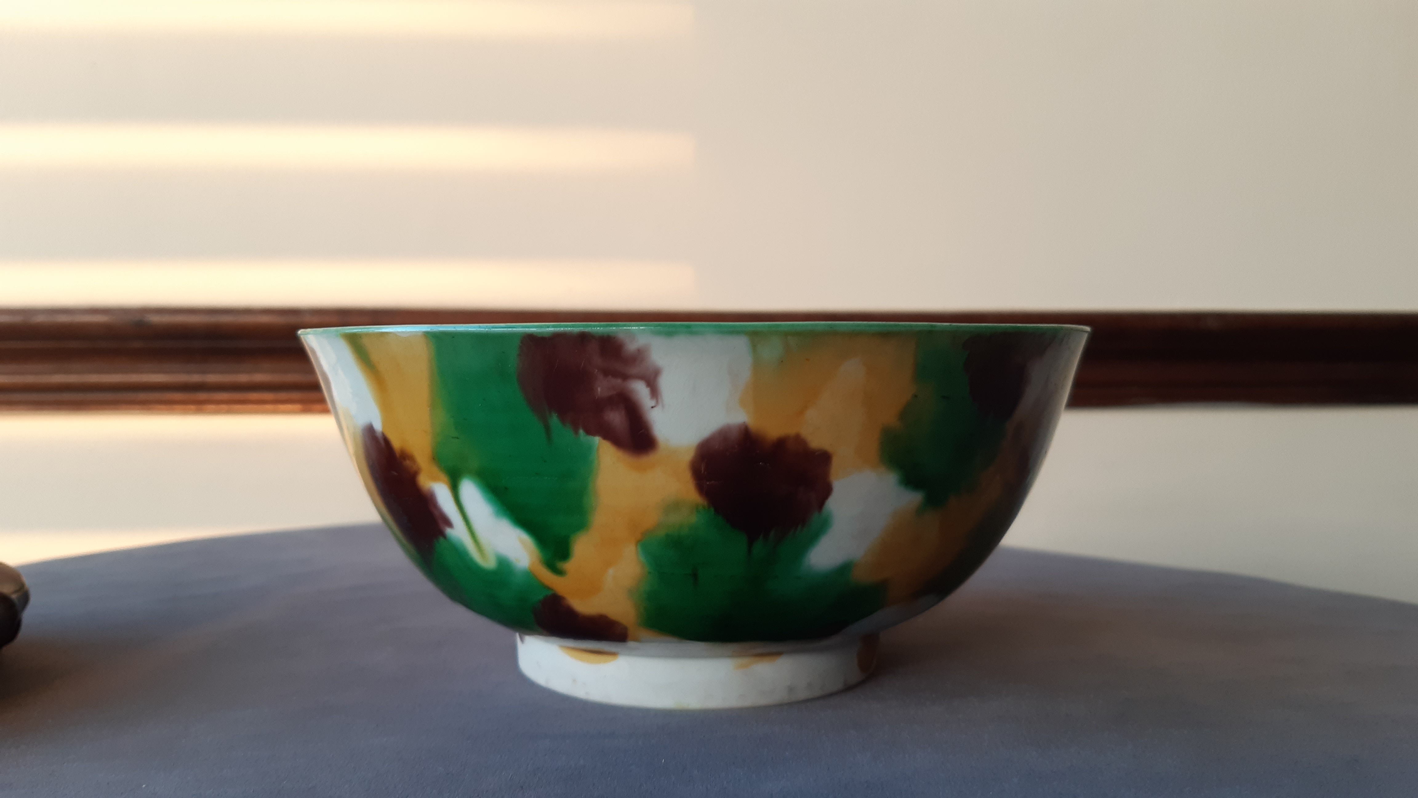 A PAIR OF 'EGG AND SPINACH' GLAZED BOWLS - Image 13 of 22