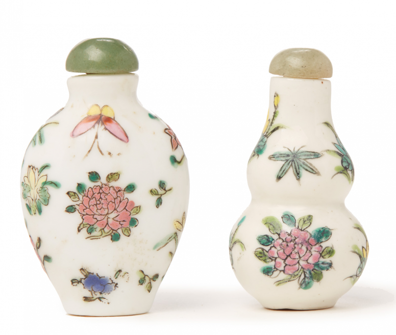 TWO WHITE PORCELAIN SNUFF BOTTLES - Image 2 of 3