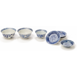 A GROUP OF BLUE AND WHITE PORCELAIN BOWLS AND PLATES