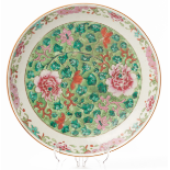 A FAMILLE ROSE PORCELAIN CHARGER