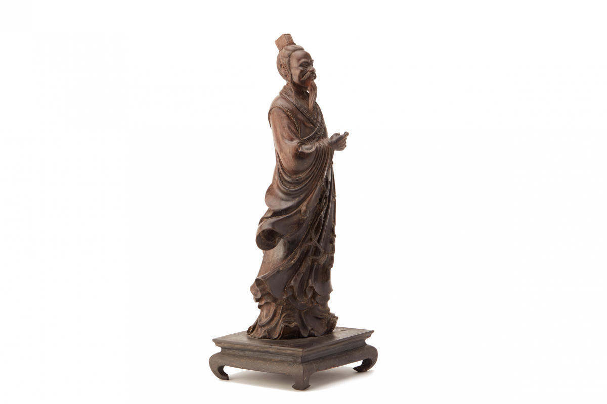 A CARVED ZITAN FIGURE OF QU YUAN - Image 4 of 5