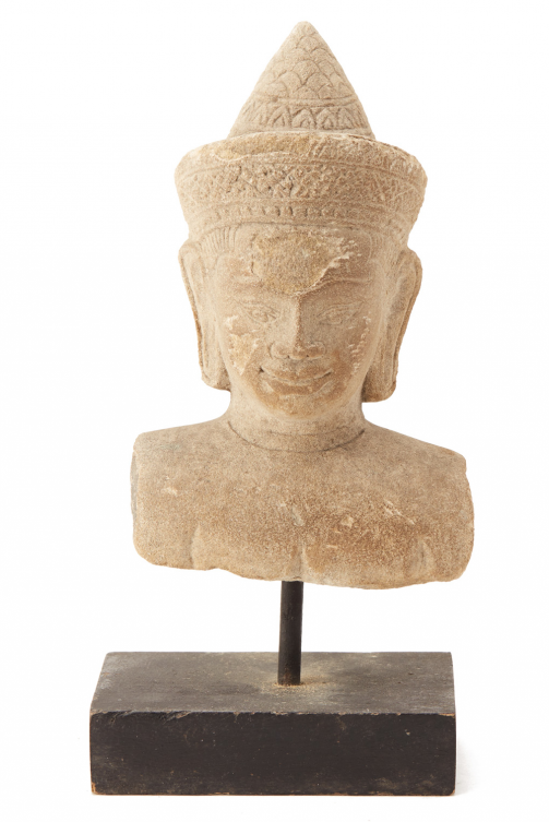 A SANDSTONE HEAD OF VISHNU