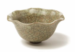 A GE TYPE CRACKLE GLAZED BOWL