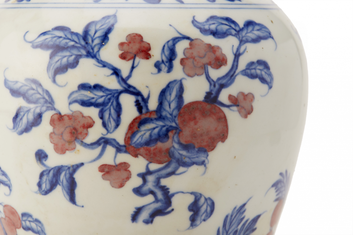 AN UNDERGLAZE BLUE AND COPPER RED MEIPING VASE - Image 2 of 9