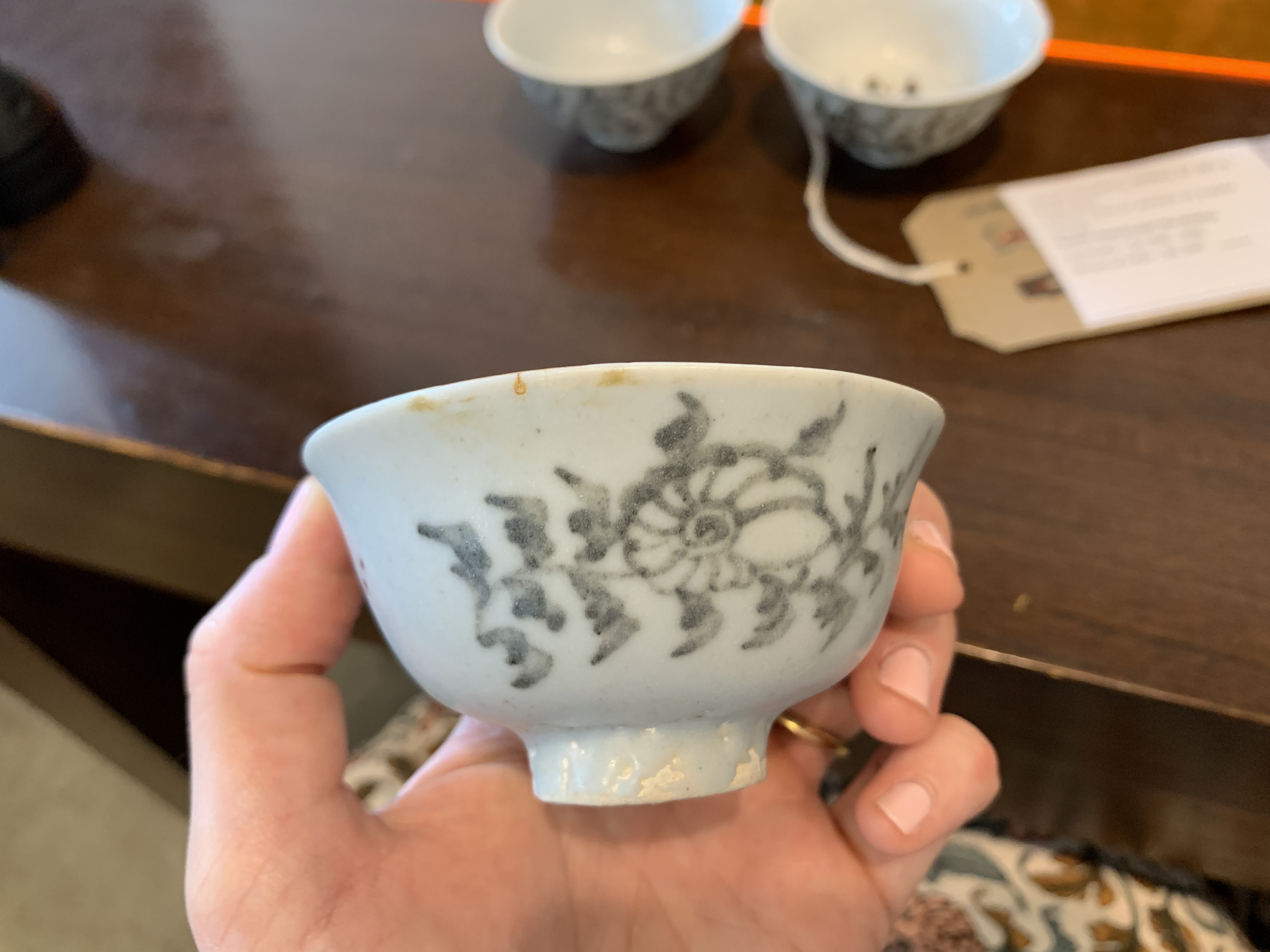 THREE PORCELAIN TEA BOWLS - Image 6 of 11