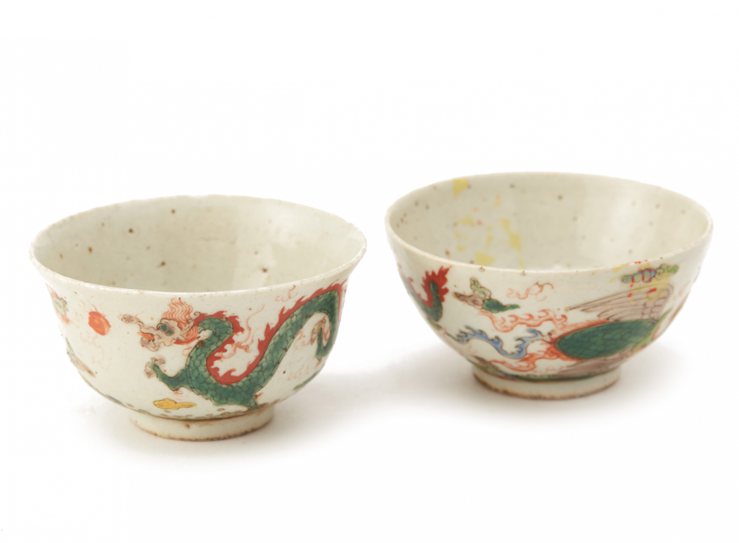 TWO SIMILAR DRAGON AND PHOENIX TEA BOWLS