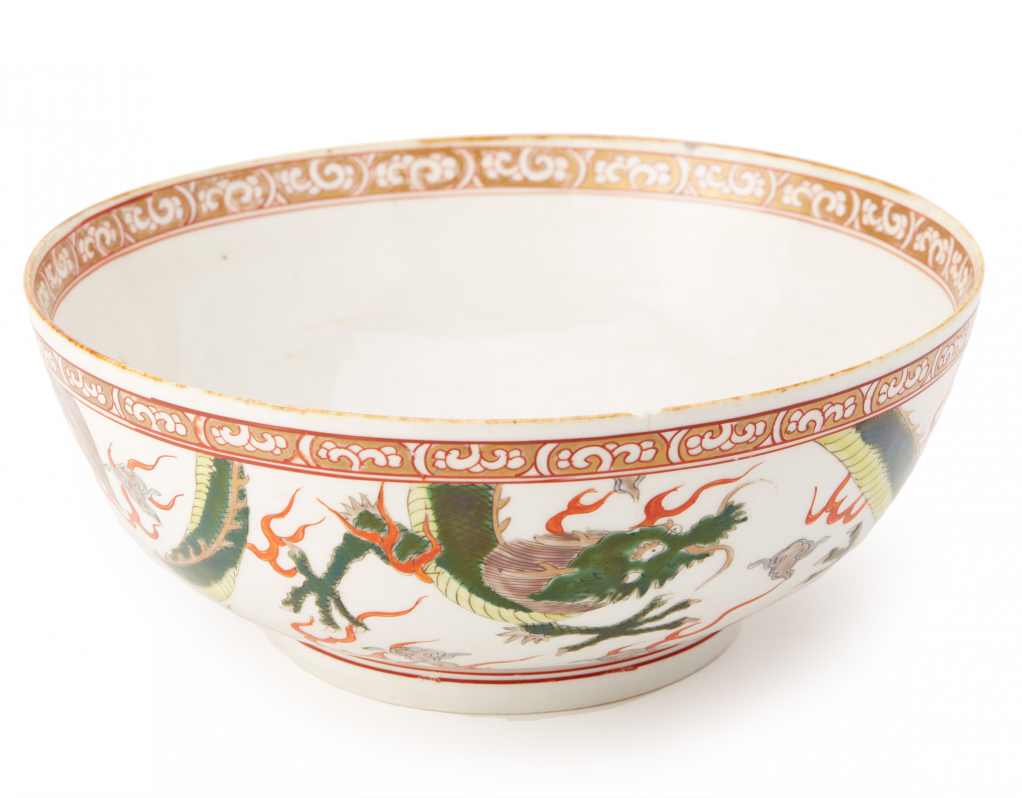 A LARGE FAMILLE VERTE DRAGON BOWL