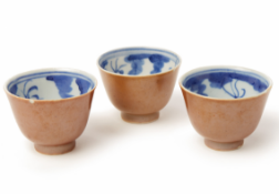 THREE BATAVIAN PORCELAIN BOWLS