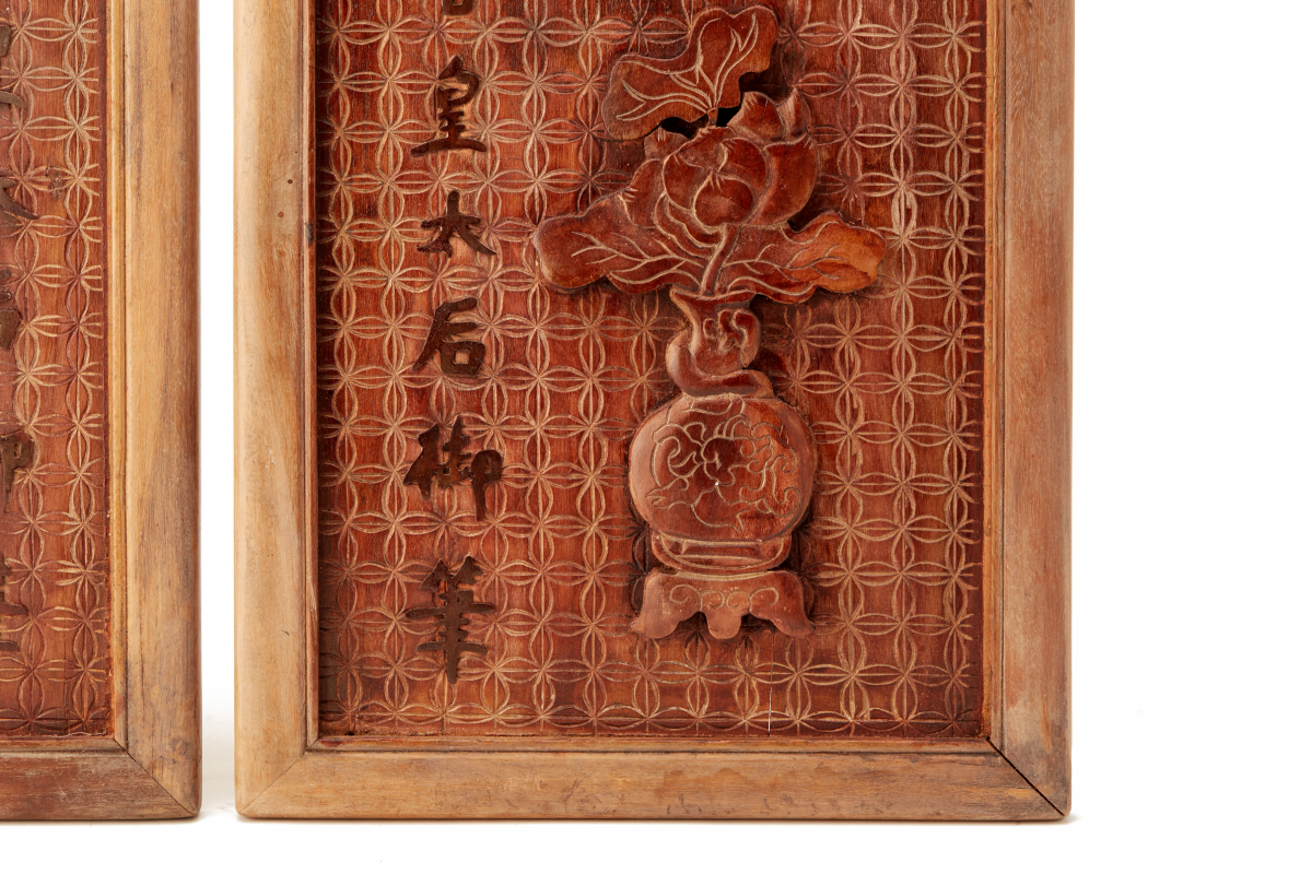 A PAIR OF CARVED WOOD PANELS - Image 3 of 5