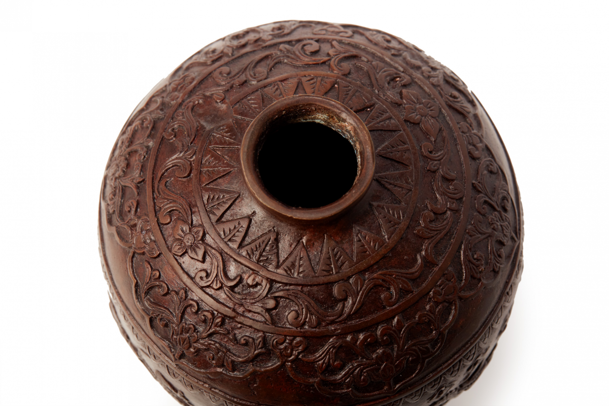 A METALWARE DRAGON MEIPING VASE - Image 4 of 5