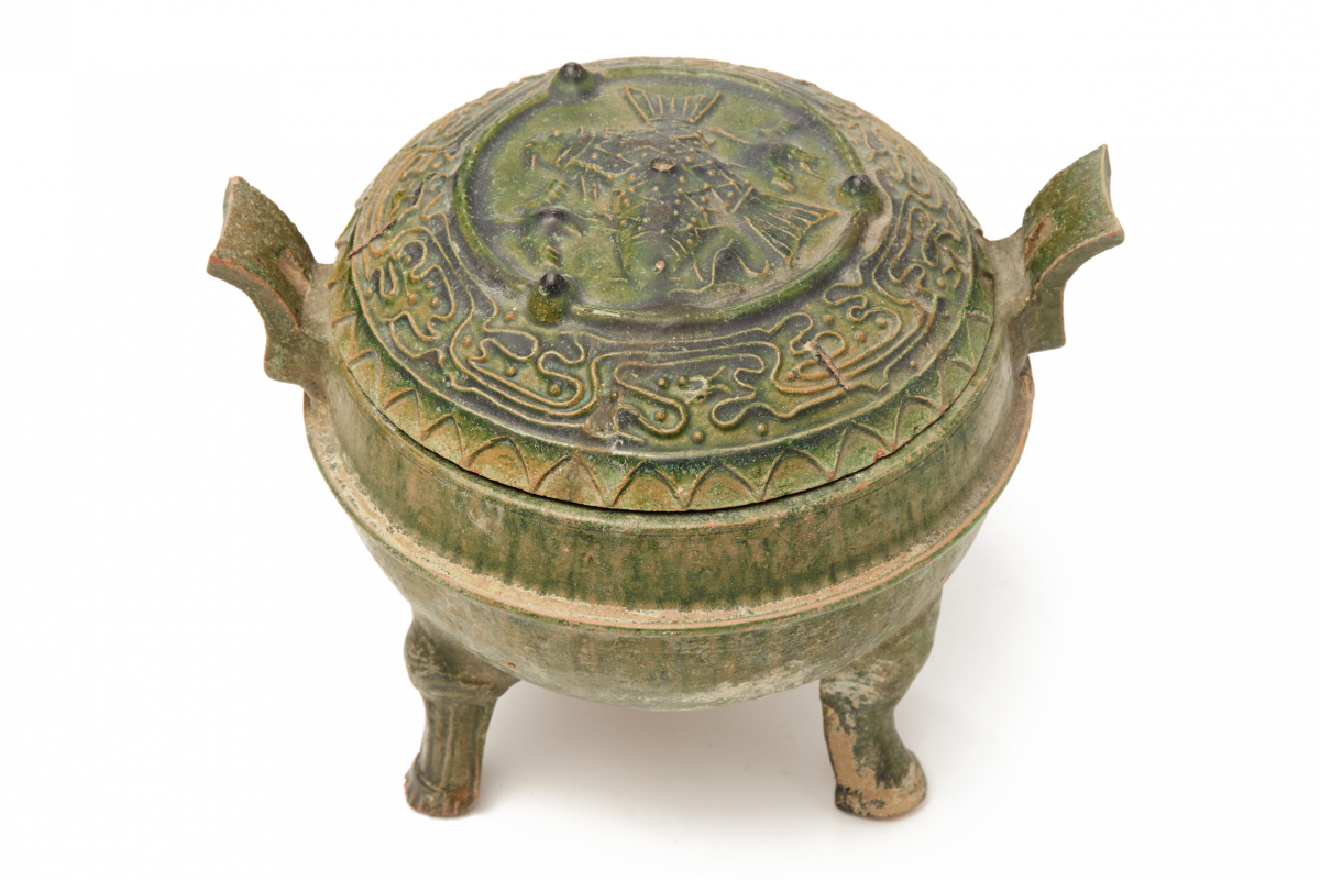 A GREEN-GLAZED TRIPOD CENSER AND COVER - Image 2 of 5