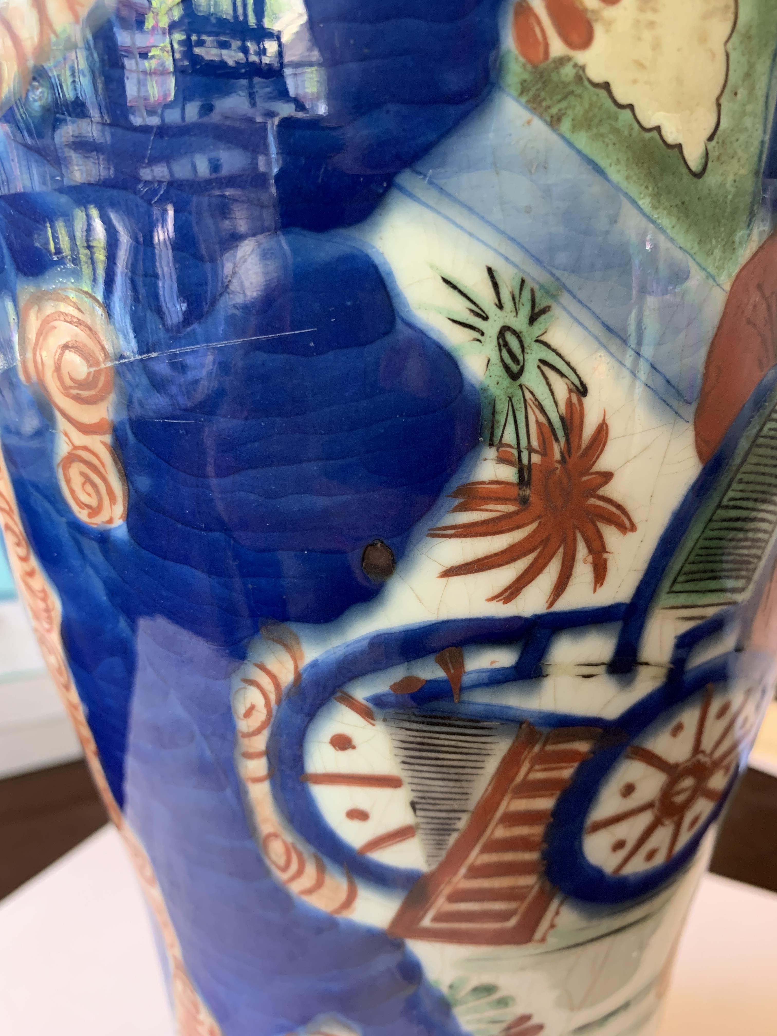 A TALL WUCAI BALUSTER VASE - Image 13 of 15