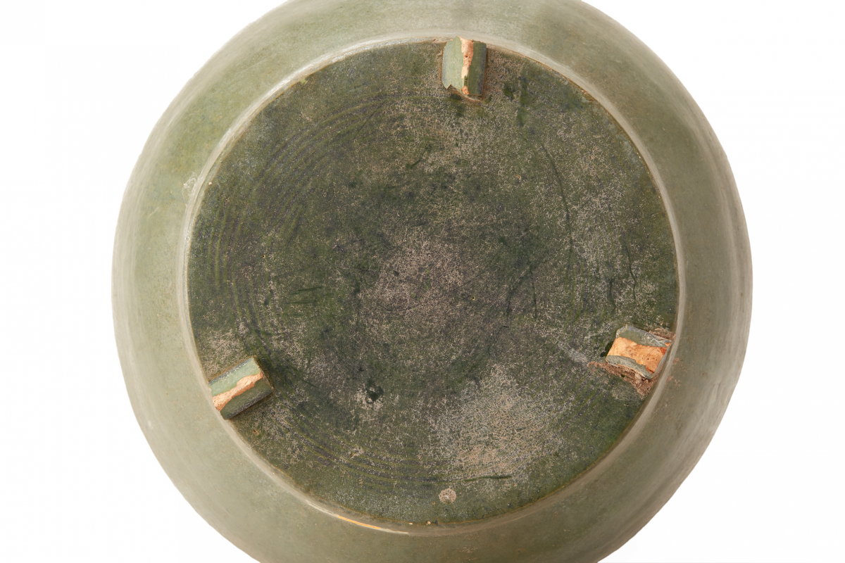 A LARGE GREEN-GLAZED POTTERY HU JAR (1) - Image 3 of 4