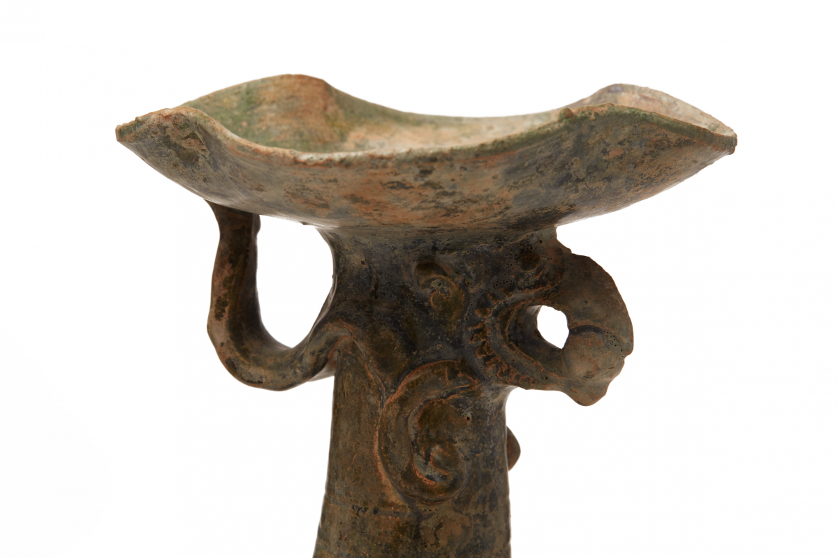 A LARGE GREEN-GLAZED BIRD-HEAD VASE (2) - Image 2 of 4