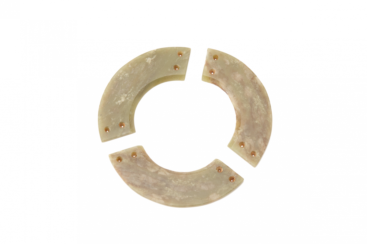 A JADE THREE SECTION DISC - Image 2 of 3