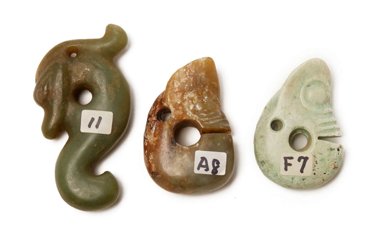 THREE HONGSHAN STYLE JADE AND STONE CARVINGS - Image 2 of 2