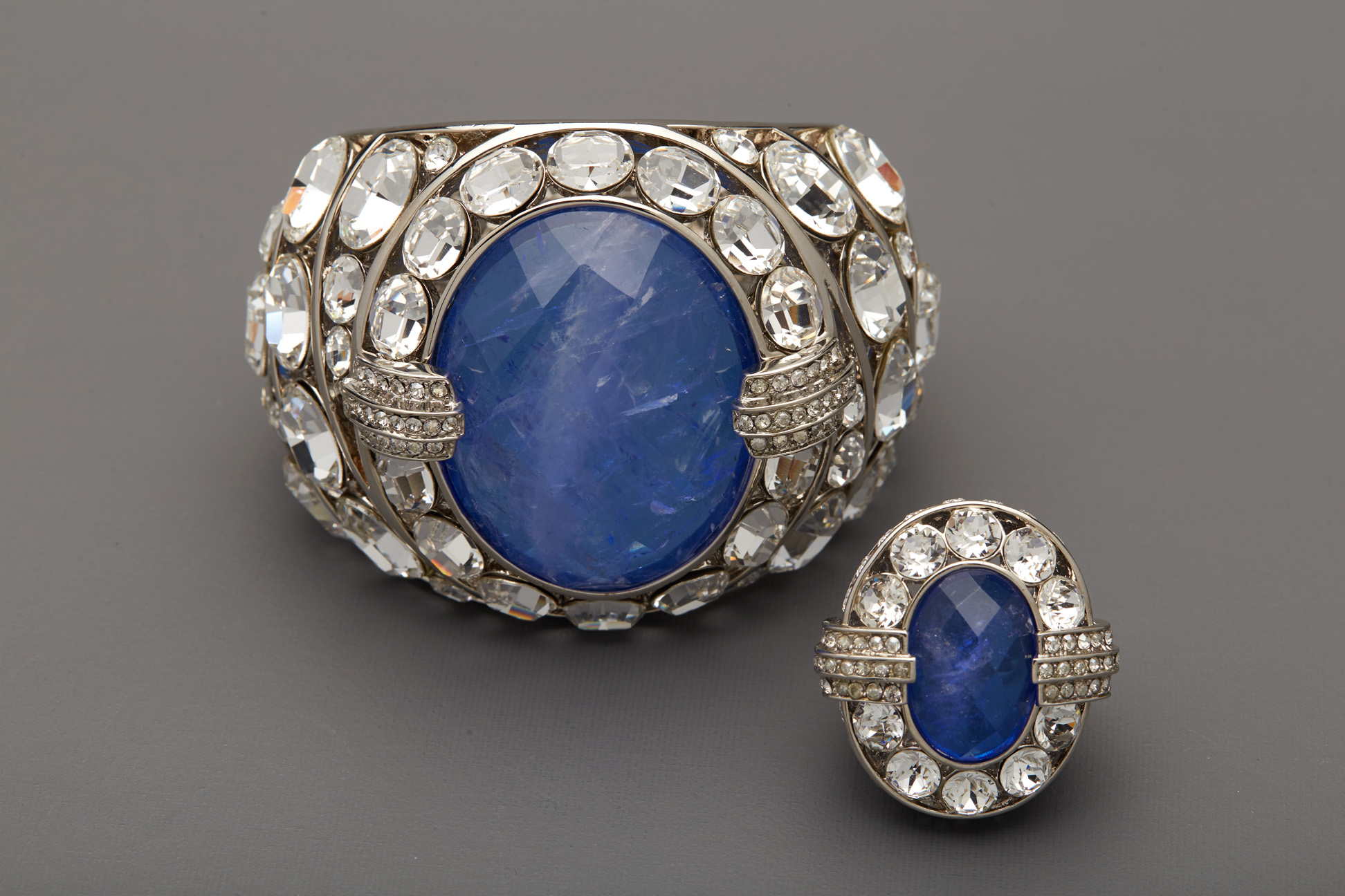 A ROBERTO CAVALLI BLUE STONE COSTUME JEWELLERY SET - Image 4 of 4