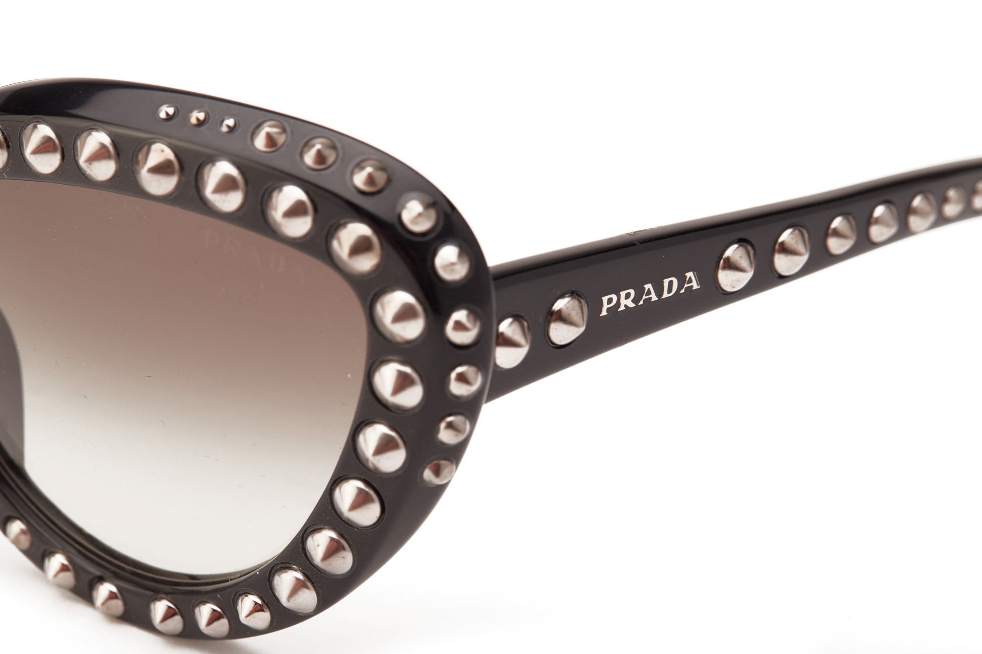 A PAIR OF PRADA BLACK SUNGLASSES - Image 3 of 4