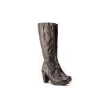 A PAIR OF DUO BLACK LEATHER KNEE HIGH BOOTS EU 40