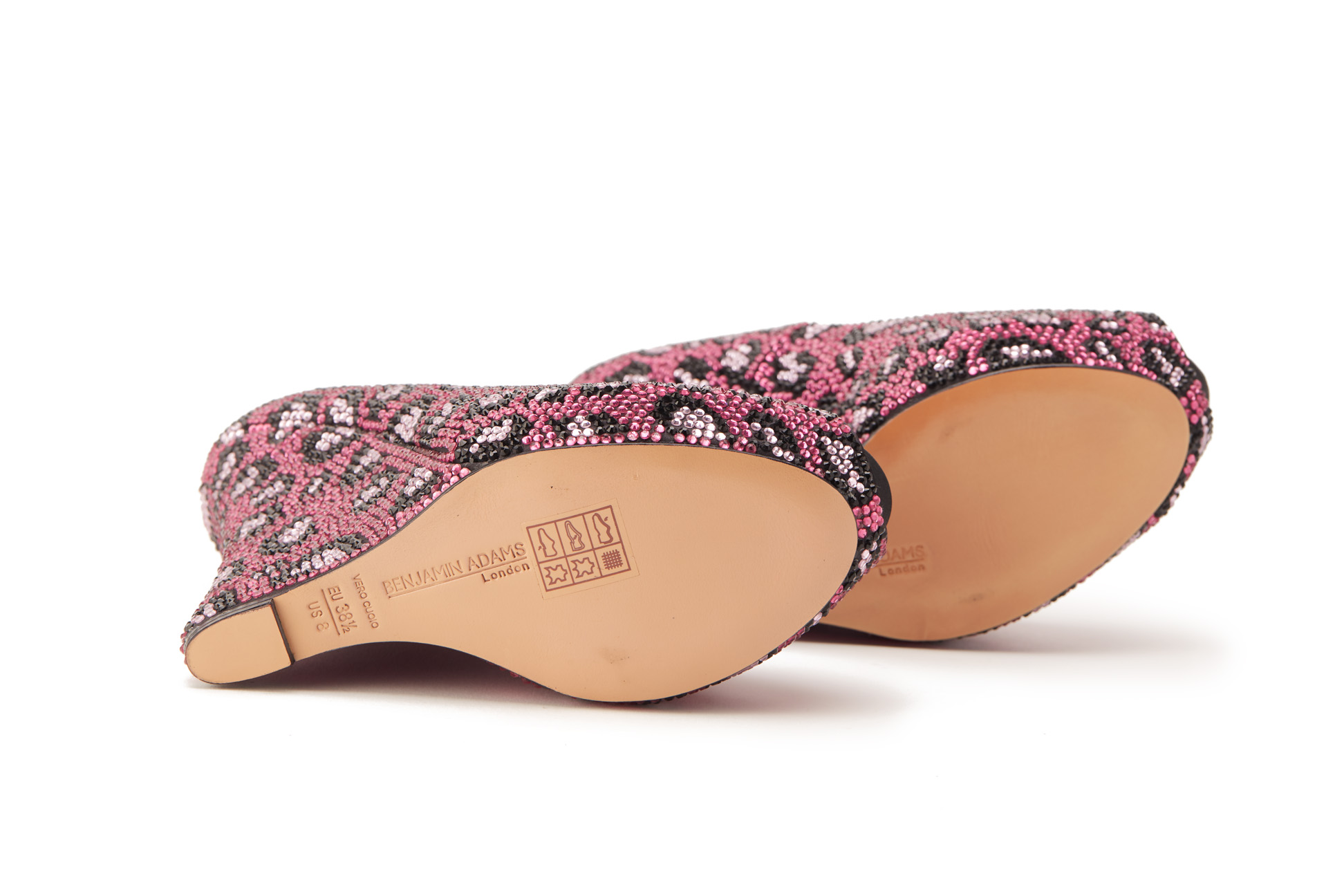 A PAIR OF BENJAMIN ADAMS 'CALI' PINK WEDGES EU 38.5 - Image 3 of 4