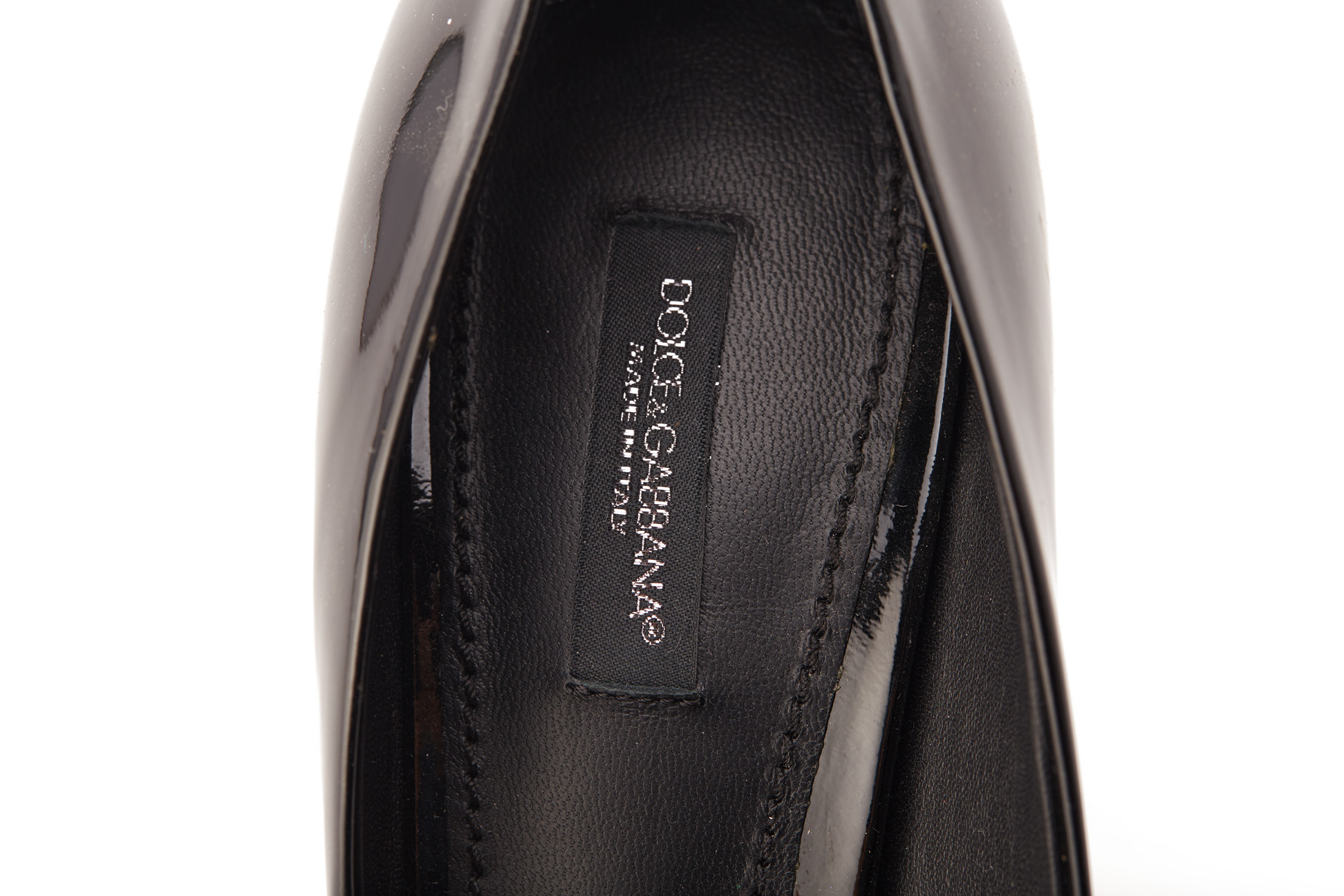 A PAIR OF DOLCE & GABBANA PATENT PUMPS EU 38 - Image 4 of 4